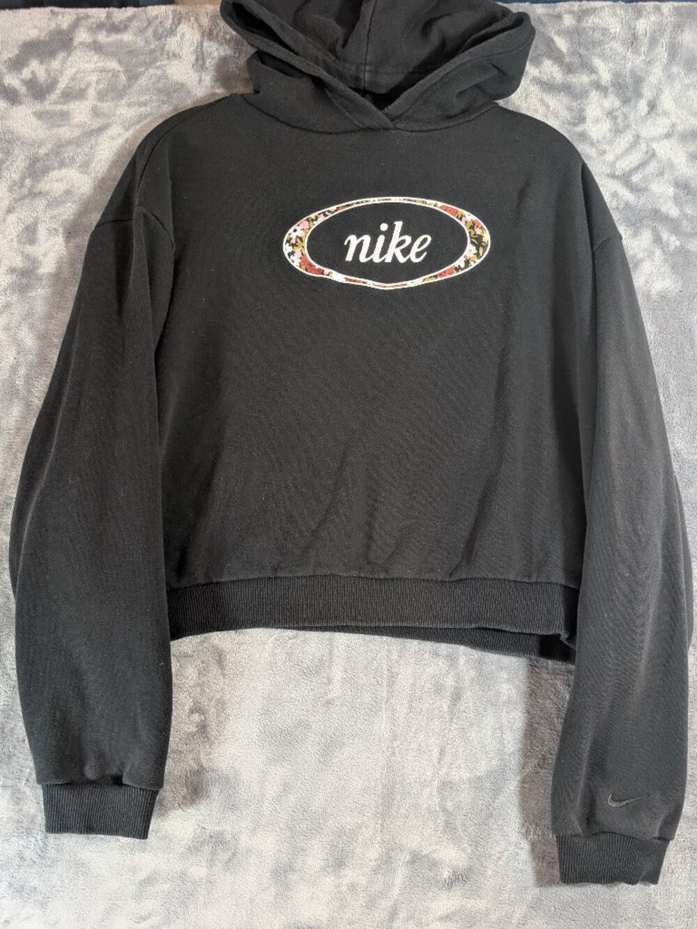Nike Womens XL Floral Logo Cropped Hoodie Black Fleece Pullover Sweatshirt DJ108